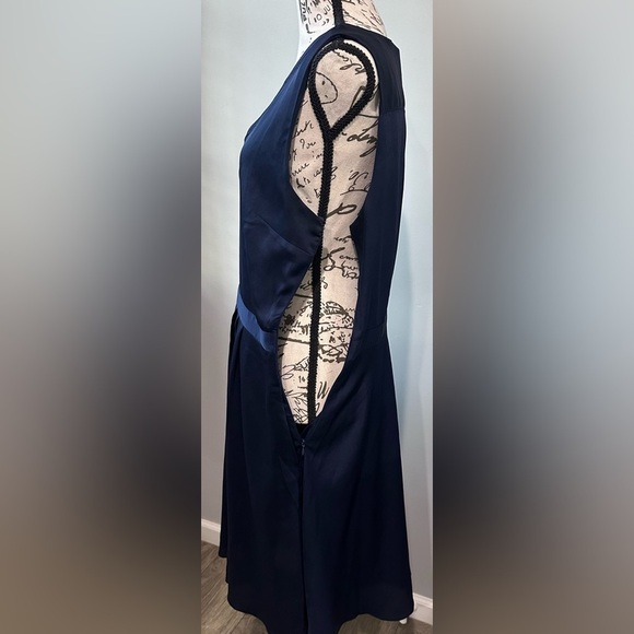 💙💙Banana Republic Blue Dress 💙💙- - Picture 4 of 14